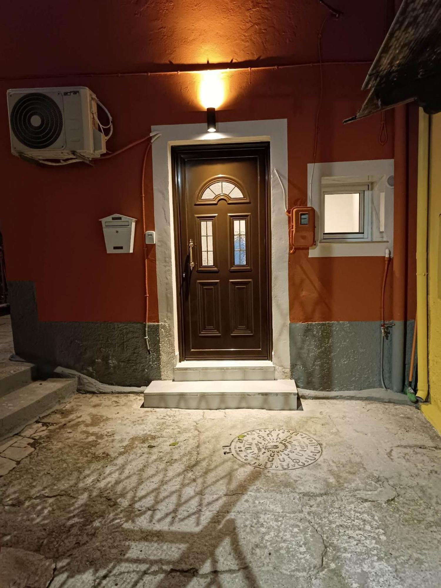 Newly Renovated Apartment Next To The Port Mantouki Dış mekan fotoğraf