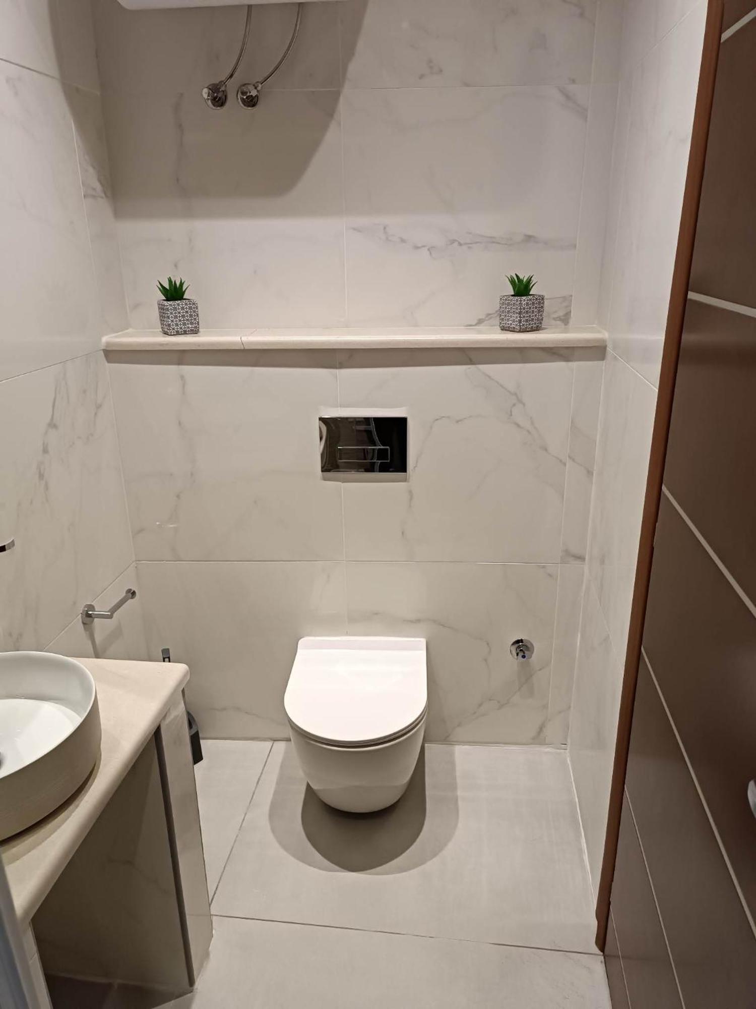 Newly Renovated Apartment Next To The Port Mantouki Dış mekan fotoğraf