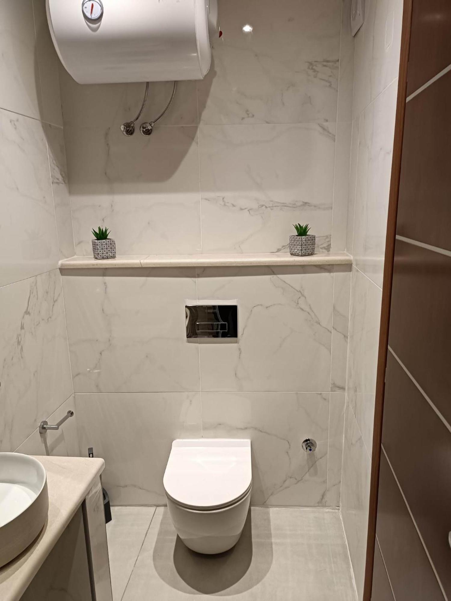 Newly Renovated Apartment Next To The Port Mantouki Dış mekan fotoğraf
