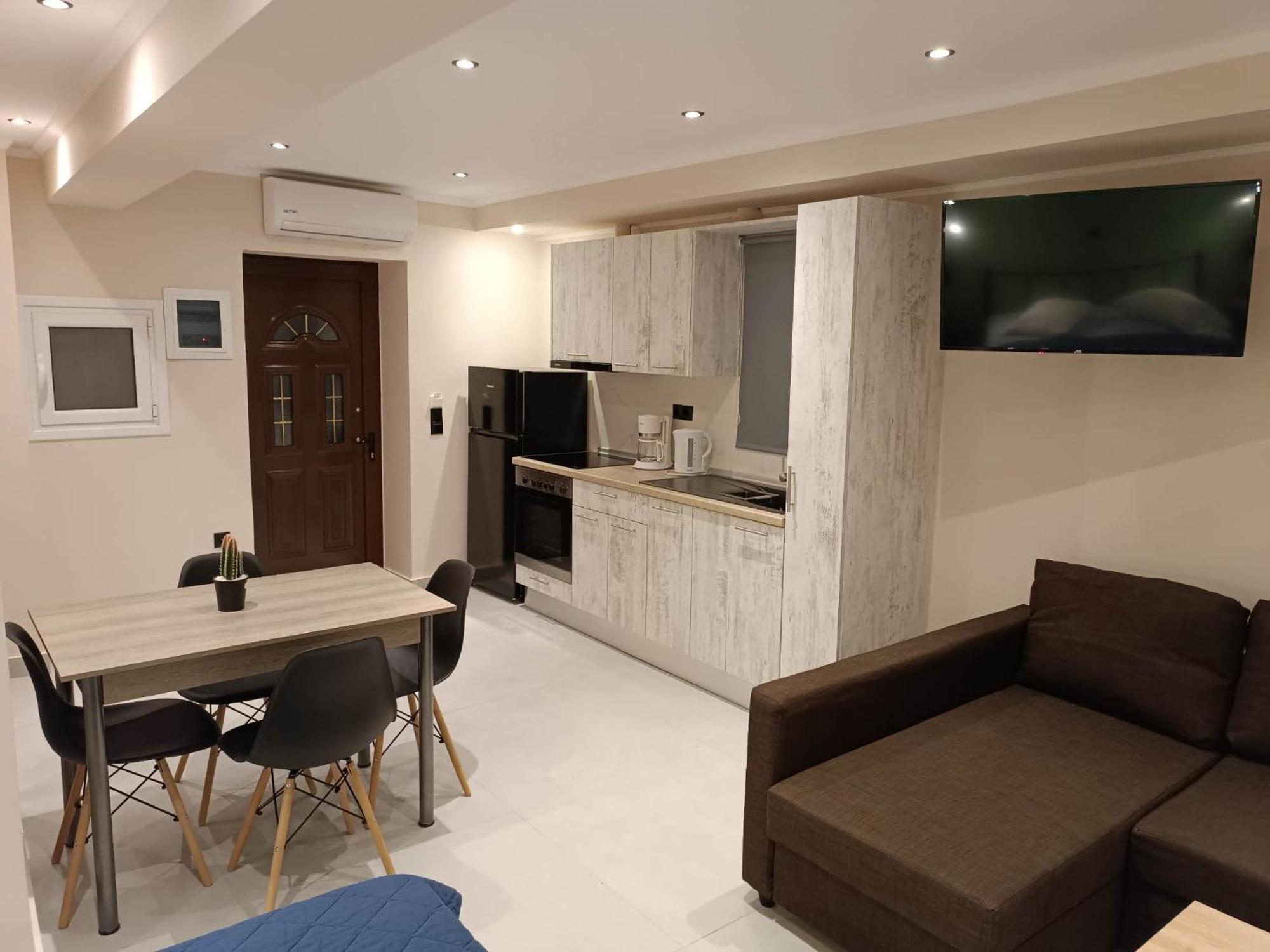 Newly Renovated Apartment Next To The Port Mantouki Dış mekan fotoğraf